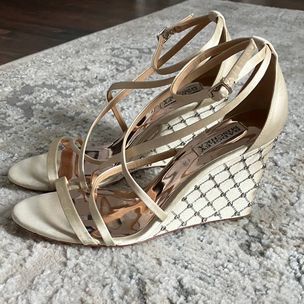 Badgley Mischka Ivory Strappy Crystal Wedge Heels Size 10